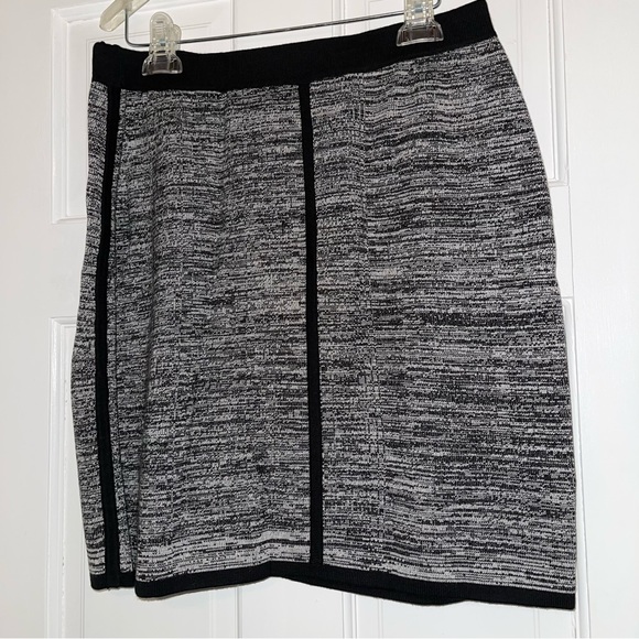 Ann Taylor cotton blend heathered black and white mini contour skirt size Medium - Picture 8 of 16